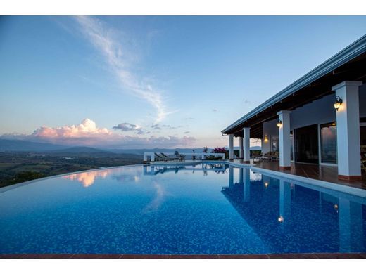Luxus-Haus in Atenas, Provincia de Alajuela