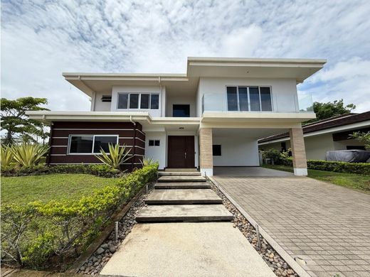 Casa di lusso a San Rafael, Provincia de Alajuela
