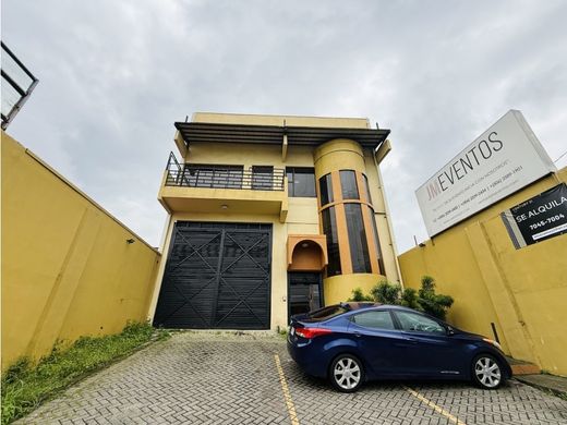 Κτίριο σε Belén, Carrillo