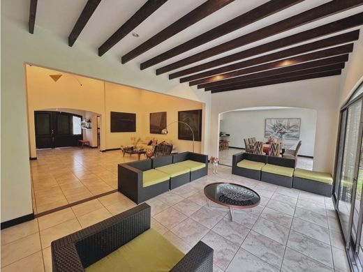 Πολυτελή κατοικία σε Santa Ana, Provincia de San José