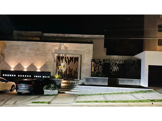 Casa di lusso a Escazú, Provincia de San José