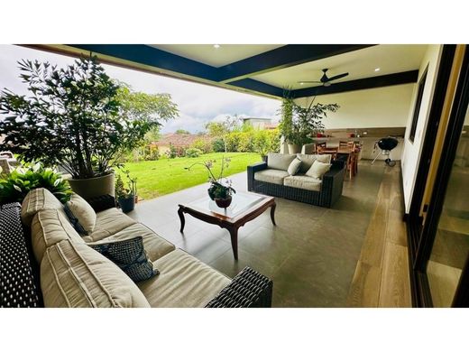 Luxury home in Guácima, Cantón de Alajuela