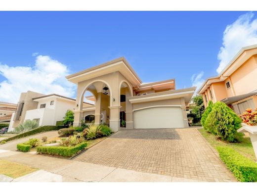 Luxury home in Santa Ana, Provincia de San José