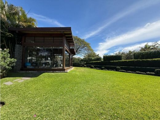 Komplex apartman Santa Ana, Provincia de San José