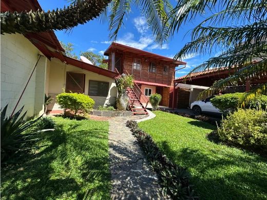 Luxury home in Santo Domingo, Provincia de Heredia
