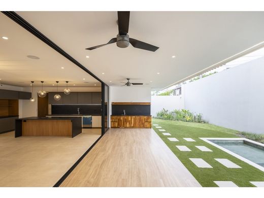 Luxury home in Escazú, Provincia de San José