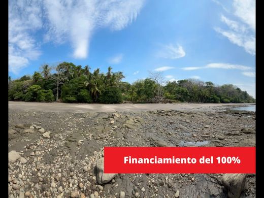 Terreno a Esterillos Oeste, Parrita