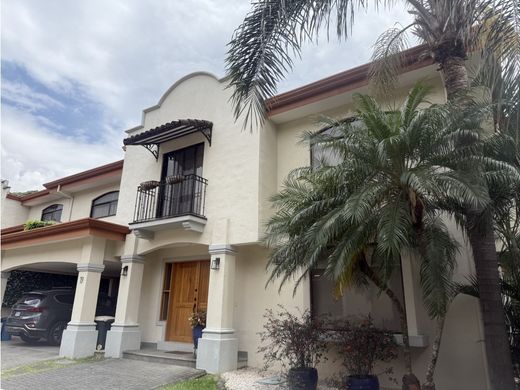 Maison de luxe à Santa Ana, Provincia de San José
