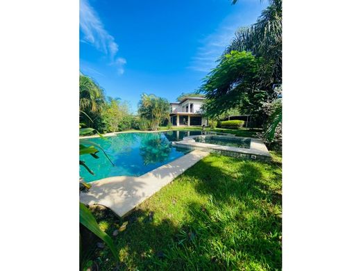 Luxury home in Guácima, Cantón de Alajuela