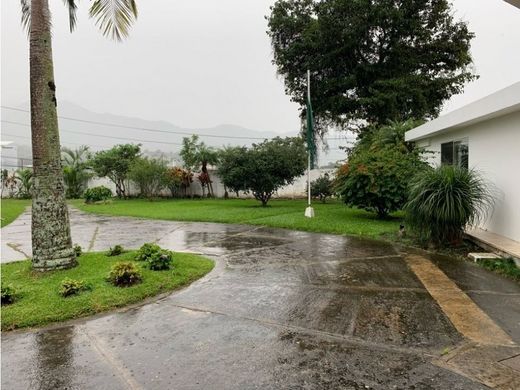 Land in San José, Cantón de San José