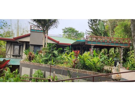 Luxury home in San Ramón, Provincia de Alajuela