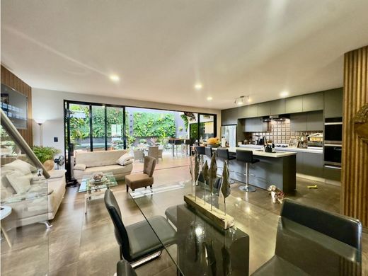 호화 저택 / Escazú, Provincia de San José