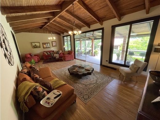 Πολυτελή κατοικία σε Santa Ana, Provincia de San José