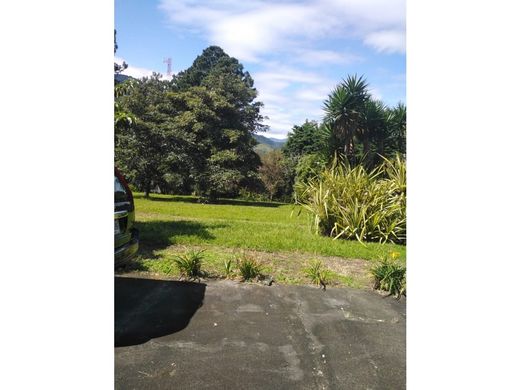 Land in Ochomogo, Cantón de Cartago