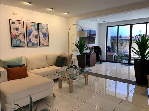 Luxury home in Escazú, Provincia de San José