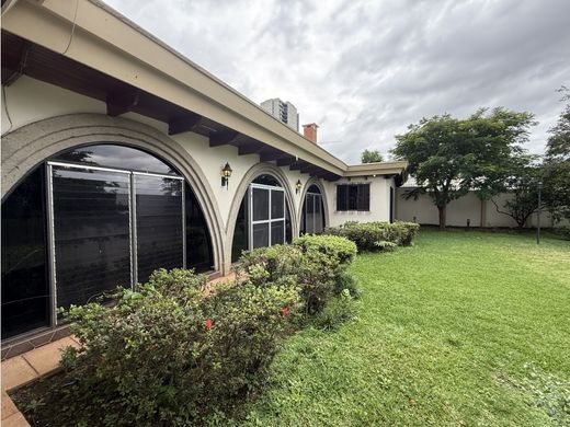 Lüks ev Pavas, Cantón de San José