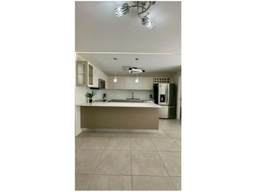 Luxus-Haus in Escazú, Provincia de San José