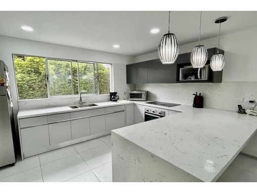 豪宅  Santa Ana, Provincia de San José