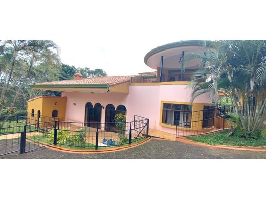 Piso / Apartamento en Naranjo, Provincia de Alajuela