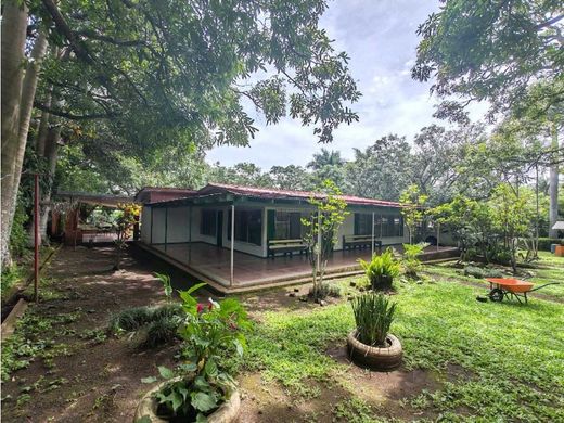 Grundstück in Santa Ana, Provincia de San José