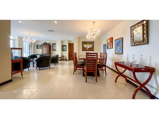 Appartamento a Escazú, Provincia de San José