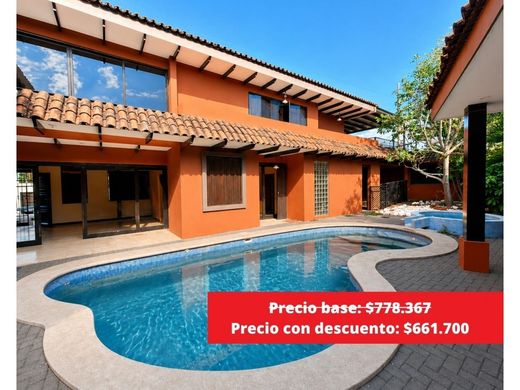 Casa de luxo - Belén, Carrillo