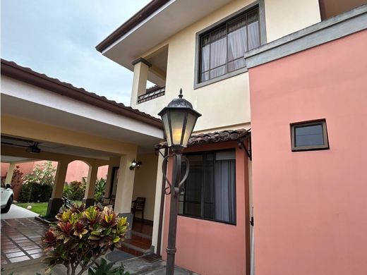 Casa di lusso a Santo Domingo, Provincia de Heredia