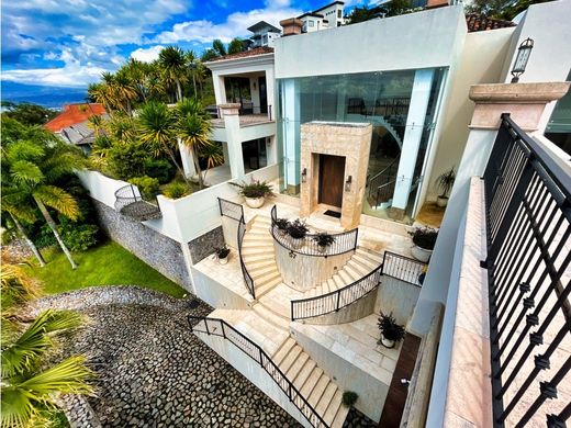 Escazú, Provincia de San Joséの高級住宅