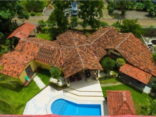 Luxury home in Garabito, Río Cuarto