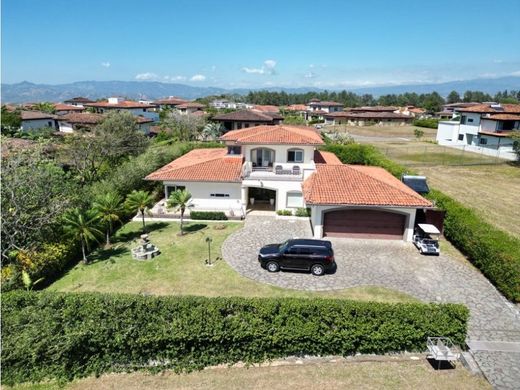 Luxe woning in Guácima, Cantón de Alajuela