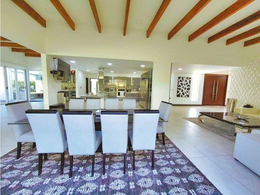 Casa di lusso a Santa Ana, Provincia de San José
