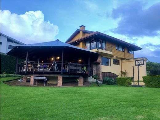 Maison de luxe à San Rafael, Provincia de Heredia