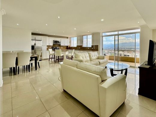 ﺷﻘﺔ ﻓﻲ Escazú, Provincia de San José