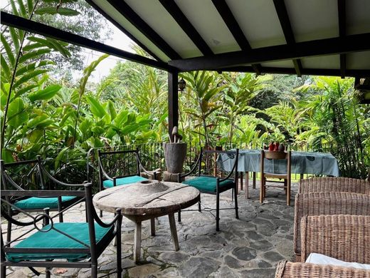 Casa di lusso a Escazú, Provincia de San José