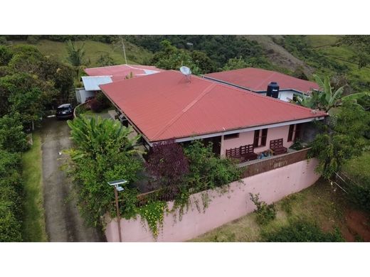 Casa de lujo en Paraíso, Provincia de Cartago