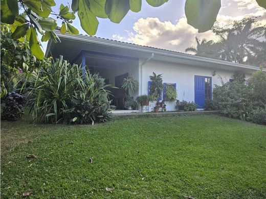 Luxus-Haus in Santa Ana, Provincia de San José