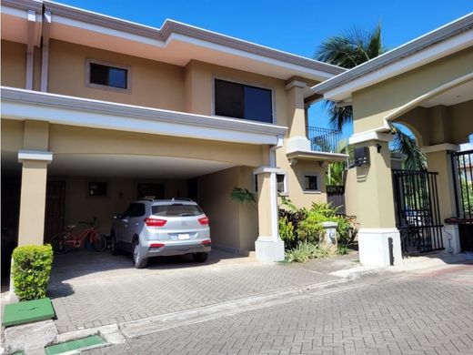 Luxury home in Santa Ana, Provincia de San José