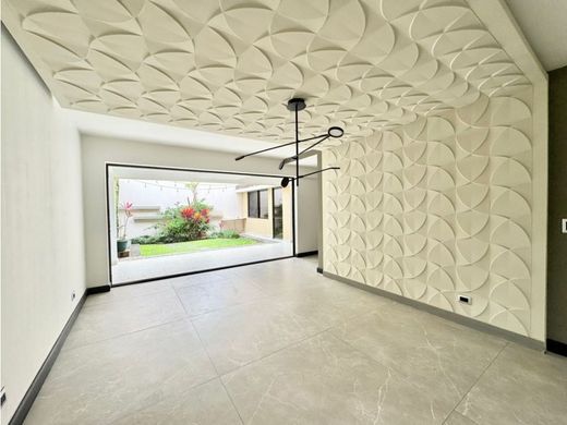 Luxury home in Escazú, Provincia de San José