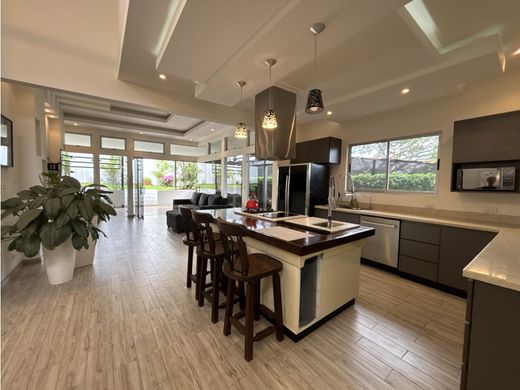 Casa de lujo en Santa Ana, Provincia de San José