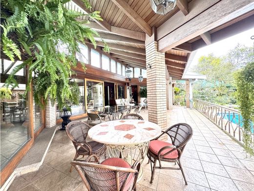 Luxury home in San Pedro, Montes de Oca