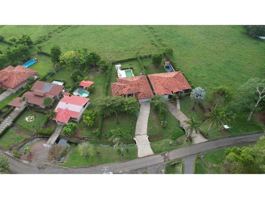 Luxury home in Esterillos Oeste, Parrita