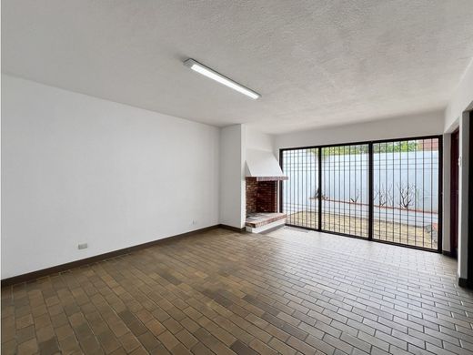 Luxury home in San Pedro, Montes de Oca