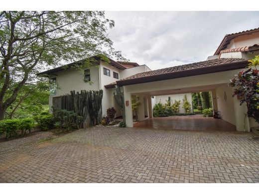 Элитный дом, Escazú, Provincia de San José