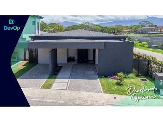 Luxury home in Santa Ana, Provincia de San José
