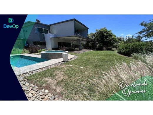 Luxury home in Guácima, Cantón de Alajuela