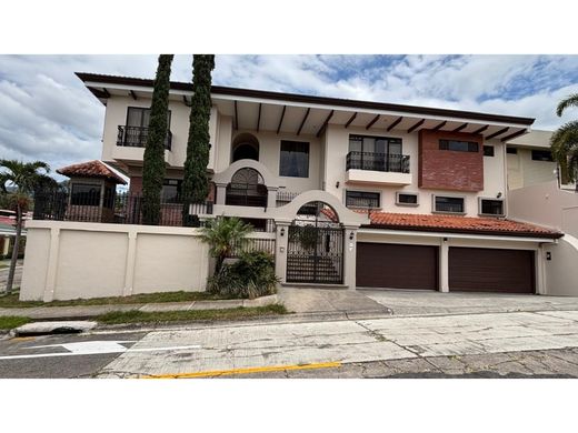 Casa di lusso a Escazú, Provincia de San José