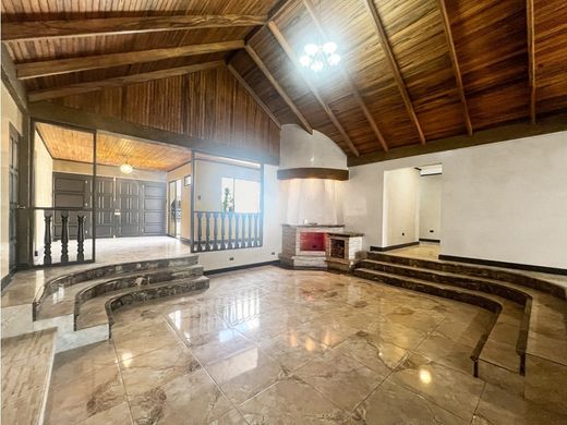 Luxe woning in Curridabat, Provincia de San José