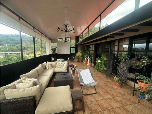 Luxe woning in Curridabat, Provincia de San José