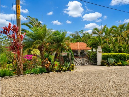 Luxury home in San Ramón, Provincia de Alajuela