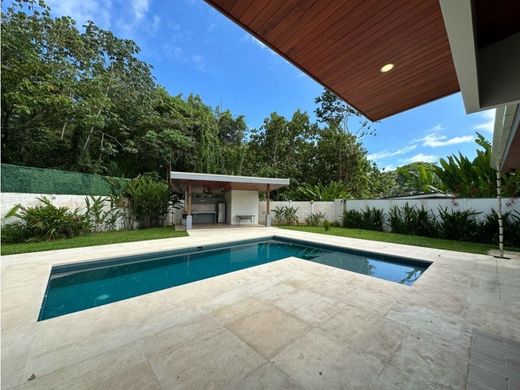 Osa, Provincia de Puntarenasの高級住宅